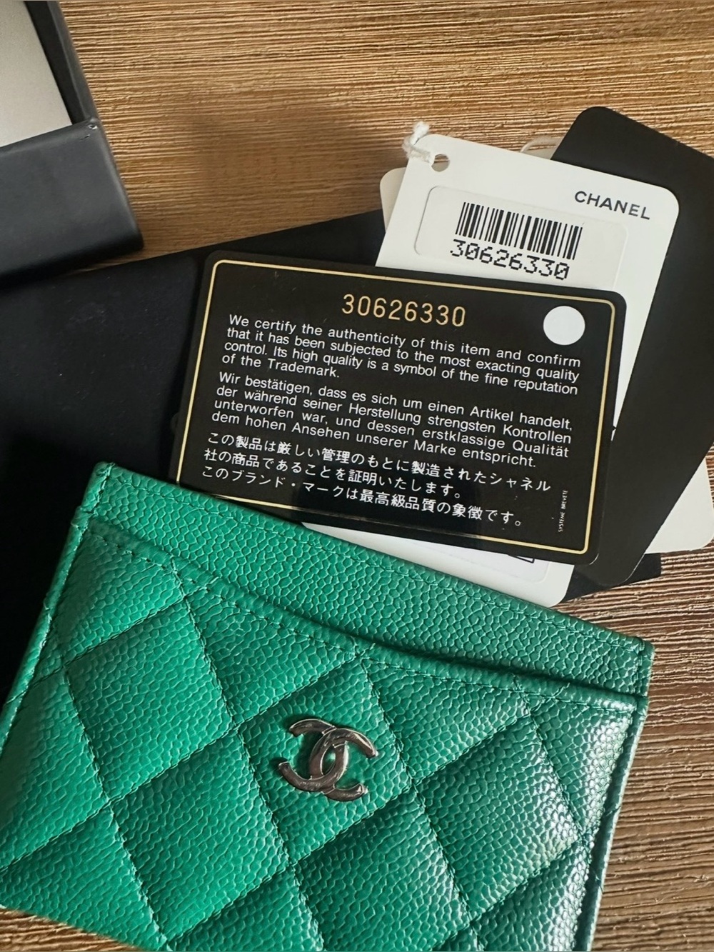Chanel Caviar Quilted Card Holder in Emerald Green